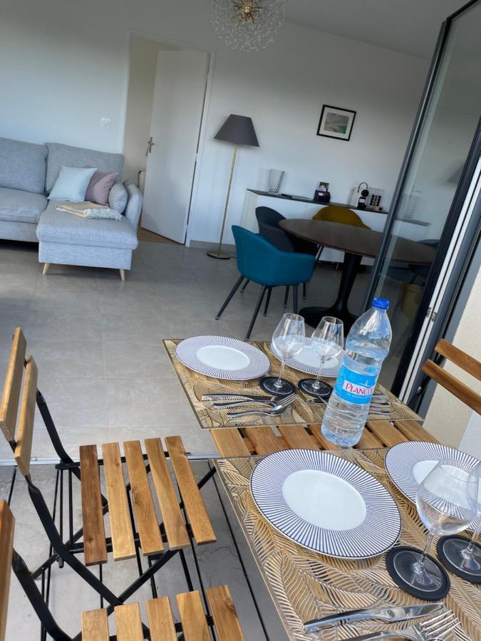 Bella Cruz: Premium Beachside Apartment with Electric Car Charging Dinard Exterior photo