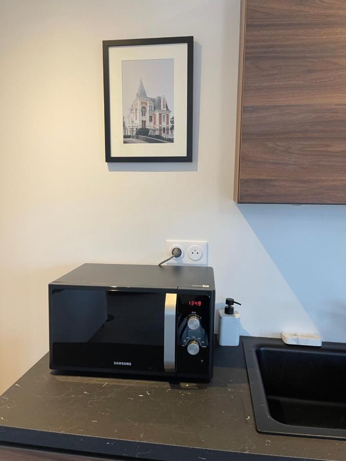 Bella Cruz: Premium Beachside Apartment with Electric Car Charging Dinard Exterior photo