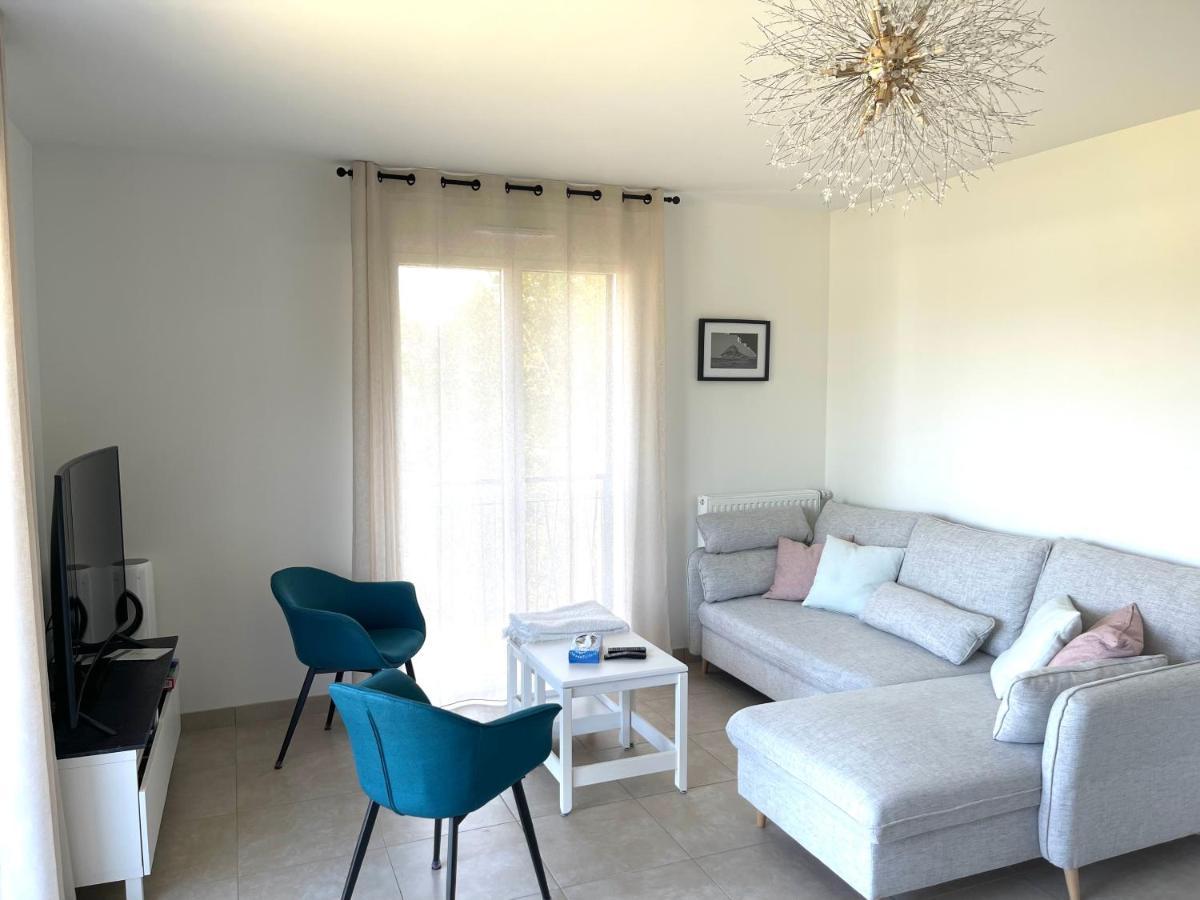 Bella Cruz: Premium Beachside Apartment with Electric Car Charging Dinard Exterior photo